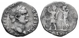Tito. Denario. 79-81 d.C. Roma. Ag. 2,89 g. Pieza híbrida, con el anverso de Tito y el reverso de Vespasiano (Ric 106). ¿Inédita?. BC. Est...150,00. E...