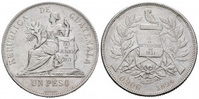 Guatemala. 1 peso. 1894. (Km-210). Ag. 24,75 g. EBC. Est...35,00. English: Guatemala. 1 peso. 1894. (Km-210). Ag. 24,75 g. XF. Est...35,00.