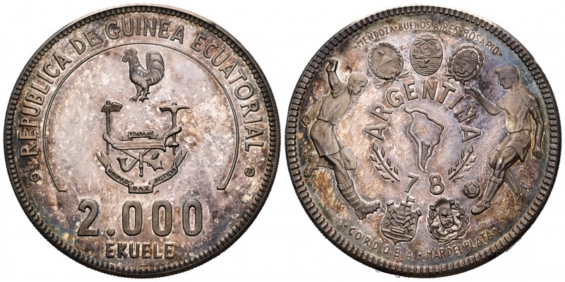 Guinea Ecuatorial. 2000 ekuele. 1978. (Km-38). Ag. 42,79 g. Mundial de Fútbol Ar...