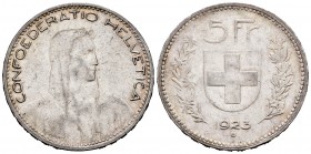 Suiza. 5 francos. 1923. Berna. B. (Km-37). Ag. 24,88 g. Pequeñas marcas. EBC-. Est...70,00. English: Switzerland. 5 francos. 1923. Bern. B. (Km-37). A...