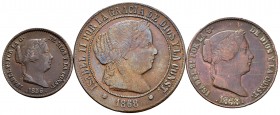 Lote de 3 bronces de Isabel II, 5 céntimos de escudo 1868 Barcelona, 25 céntimos de real 1858 Segovia, 10 céntimos de real 1856 Segovia. A EXAMINAR. M...