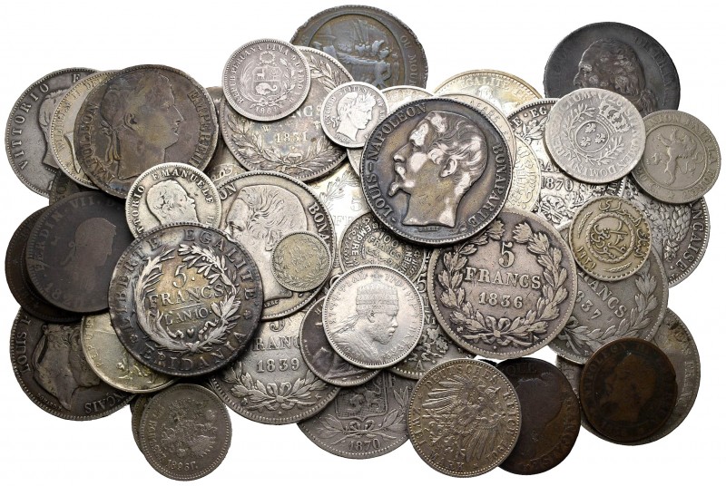 Lote de 50 piezas mundiales predominando las francesas, 5 de cobre y 45 de plata...