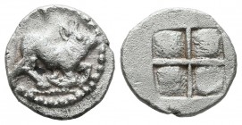 THRACO-MACEDONIAN TRIBES, Orreskioi. Circa 500-480 BC. Diobol (Silver, 12 mm, 0.91 g). Calf kneeling to right. Rev. Quadripartite incuse square. AMNG ...