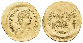 Justinian I, 527-565. Semissis (Gold, 19 mm, 2.15 g, 7 h), Constantinople. D N IVSTINI-ANVS P P AVG Pearl-diademed, draped and cuirassed bust of Justi...