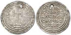 Leo IV the Khazar, with Constantine VI, 775-780. Miliaresion (Silver, 26 mm, 2.15 g, 12 h), Constantinople, 776-780. ҺSЧS XRISTЧS ҺICA Cross potent on...