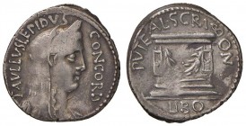 Aemilia - L. Aemilius Lepidus Paullus e L. Scribonius Libo - Denario (62 a.C.) Testa della Concordia a d. - R/ Pozzo scriboniano - B. 11; Cr. 417/1a A...