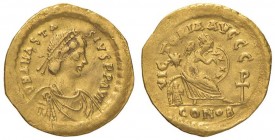 MONETE BIZANTINE Anastasio (491-518) Semisse (Costantinopoli) Busto a d. - R/ La Vittoria seduta a d. - Sear 7 AU (g 2,82) Consuete ondulazioni del to...