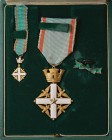 ONORIFICENZE Croce da cavaliere al merito della Repubblica Italiana - AU In astuccio originale con mignon e bottone 
FDC