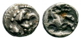CILICIA, 361/0-334 BC. AR Obol
Condition: Very Fine

Weight: 0,66 gr
Diameter: 8,00 mm