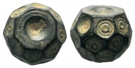 Byzantine bronze barrel weight with ring and dot motifs,About fine to about very fine.
Weight: 29,28 gr
Diameter: 15,25 mm