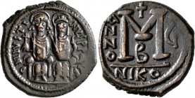 Justin II, with Sophia, 565-578. Follis (Bronze, 29 mm, 16.83 g, 7 h), Nicomedia, RY 5 = 569/570. D N IVSTINVS P P AVG Justin II, holding globus cruci...