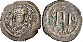 Tiberius II Constantine, 578-582. Follis (Bronze, 37 mm, 16.43 g, 6 h), Constantinopolis, RY 5 = 579/580. d m TIb CONS-TANT P P AVI Bust of Tiberius I...