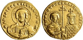 Nicephorus II Phocas, 963-969. Solidus (Gold, 20 mm, 4.35 g, 6 h), Constantinopolis. +IҺS XPS RЄX RЄςNANTInm Nimbate bust of Christ facing, wearing tu...