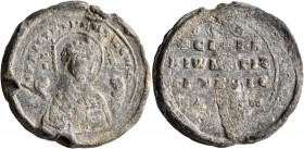 Sisinnios, magistros and eparchos (city prefect of Constantinopolis), circa 950-1050. Seal (Lead, 29 mm, 17.10 g, 12 h). APXICTP,THΓ R Tω Cω Δ, - M/I-...