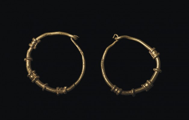 Pair of Roman gold earrings
1st – 2nd century AD; diam. mm 16; Pair of gold ear...