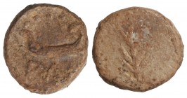 Cuadrante en plomo. 120-20 a.C. BAESURI (CASTRO MARÍN, Portugal). Anv.: Nave, debajo BAE. Rev.: Palma. 5,70 grs. Pb. AB-179 sim. MBC.