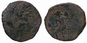 30 aC. Irippo. As. AB-1109. Ae. 6,10 g. Cabeza de Augusto y letrero /Mujer sentada con cornucopia y fruto. MBC. Est.25.