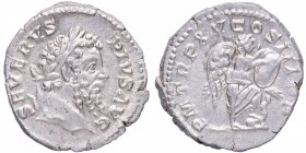 207 dC. Lucio Septimio Severo (193-211 dC). Roma. Denario. RIC IV Septimius Severus 211. Ag. 3,43 g. SEVERVS – PIVS AVG: Busto de Septimio Severo, lau...