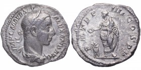 225 dC. Marco Aurelio Severo Alejandro (222-235 dC). Roma. Denario. RIC IV Severus Alexander 50. Cohen 689. Ag. 2,75 g. IMP C M AVR SEV – ALEXAND AVG:...