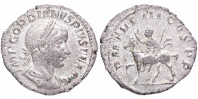 240 dC. Marco Antonio Gordiano Pío, Gordiano III (238-244 dC). Roma. Denario. RIC IV Gordian III 81. Ag. 2,58 g. IMP GORDIANVS PIVS FEL AVG: Busto de ...