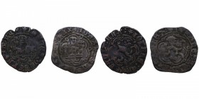 1390-1455. Enrique III (1390-1406). Toledo y Burgos. Lote de dos monedas: blanca de Enrique III y blanca de Juan II. Ve. 3,60 g. MBC. Est.14.