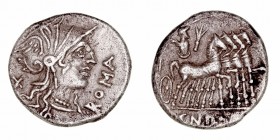 Domitia
Denario. AR. Norte de Italia. (116-115 a.C.). A/Cabeza de Roma a der., detrás X, delante ROMA. R/Júpiter con rama de laurel, en cuadriga a de...