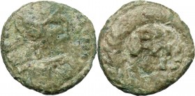 Ostrogothic Italy. Witigis (536-539). AE Decanummium. Ravenna mint. D/ Helmeted and cuirassed bust of Roma right. R/ D N / WIT / IGIS / RIX in four li...