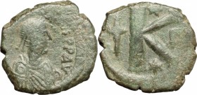 Anastasius I (491-518). AE half Follis, Constantinople mint, 507-512 AD. D/ Diademed, draped, and cuirassed bust righ. R/ Large K; cross to left, star...