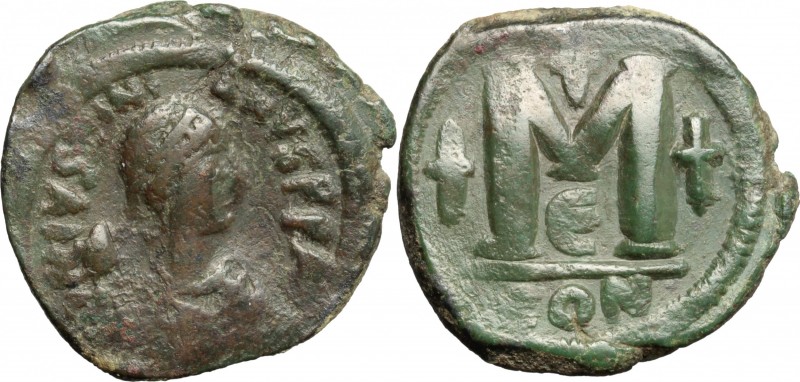 Justinian I (527-565). AE Follis, Constantinople mint, 5th officina, c. 527-532 ...