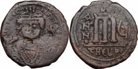 Tiberius II Constantine (578-582). AE Follis, Theupolis (Antioch) mint. Dated RY 6 (579/80). D/ Bust facing, crowned, wearing consular robes and holdi...