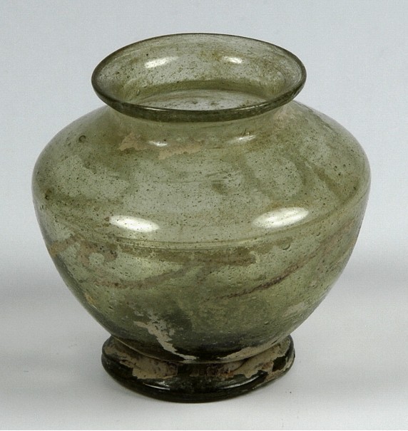OBJEKTE AUS GLAS UND STEIN. 
GLASFLASCHEN / VASEN. 
Glasvasen, römisch. Glasva...
