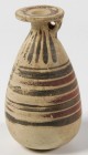 OBJEKTE AUS TON. 
GEFÄSSE. 
Griechische Keramik. Alabastron, korinthisch ca. 600 v. Chr. hellbeiger Ton , rot/braune Ringbemalung, teils abgegriffen...