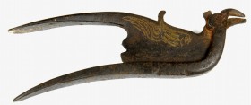 INDONESIEN. 
MYANMAR (BURMA). Betelnuss-Zange, Bronze. In Form eines Vogels,Flügelzeichnung als Einlegearbeit mit Messingfäden, L.140mm. .