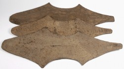 AFRIKA. 
AFRIKANISCHES EISENGELD. "Sulu", Geldhacke, Nigeria. 62,5cm 1700g, 68,5cm 2550g, 70,5cm 2100g 3 Stück. Opitz&nbsp; S.158. .
