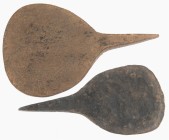 AFRIKA. 
AFRIKANISCHES EISENGELD. Geldhacke aus dem Kwangogebiet, Kongo, Eisen L.24cm 715g, L.21cm 351g, 2 Stück. .