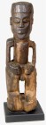 AFRIKANA. 
BENIN / NIGERIA. 
Fetischfigur. Stehende männliche Figur, Hände auf Hüfte gelegt, schlanker Körper unter großem bärtigen Kopf mit runder ...