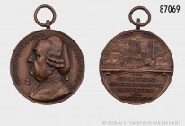 Tragbare Bronzemedaille 1910, von J. Kowarzik, anlässlich der 150-jährigen Zugehörigkeit des Eisenwerks in Rasselstein zur Familie Remy. Vs. HEINRICH ...