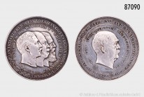 Silbermedaille 1896, von Oertel, auf Bismarcks 81. Geburtstag und das 25. Reichsjubiläum, mit Porträt Bismarcks und der drei deutschen Kaiser. 28,41 g...