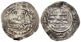 Caliphate. Hisham II. Dirham. 380 H. Medina Fez. (V-no cita). Ag. 2,28 g. Leyendas cambiadas. En Vives, la ceca es Al Andalus. En esta pieza se lee cl...