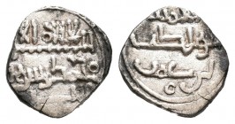 Almoravids. Abu Bequer. Quirate. 480-488. Segilmesa. (Vives-1443). Ag. 0,90 g. Variante entre roeles, sólo visible el inferior. Almost XF. Est...100,0...