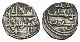 Almoravids. Abu Bequer. Quirate. 480-488. Segilmesa. (Vives-1443 variante). Ag. 0,88 g. Variante entre roeles, sólo visible el inferior. Choice VF. Es...