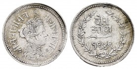 India. Baroda. Sayaji Rao III. 2 annas. VS 1949 (1892). (Km-Y33). Ag. 1,49 g. Rayitas de ajuste en reverso. Escasa. VF. Est...35,00.