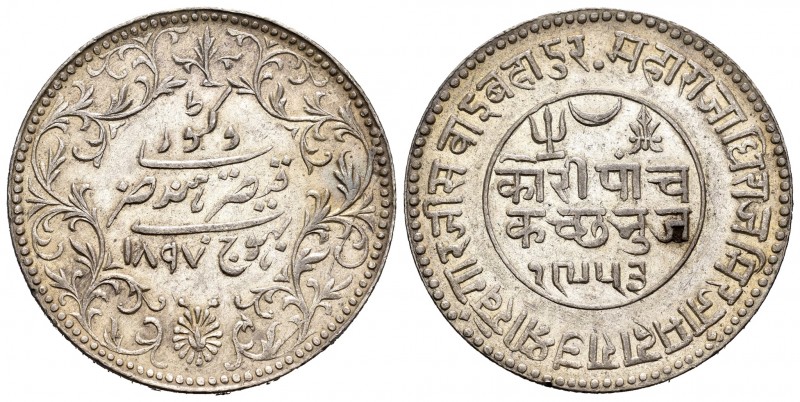 India. Kutch. Khengarji III. 5 kori. 1897 (VS 1953). (Km-Y37.5). Ag. 13,89 g. XF...