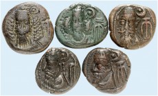 GRIECHISCHE MÜNZEN. KÖNIGREICH ELYMAIS. Orodes I. - Orodes III., 1. - 2. Jhdt. 
Lot von 5 Stück: Bronzedrachmen, mit Portraits.
BMC 28, Tf. 39 ff. s...