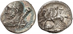 RÖMISCHE MÜNZEN. RÖMISCHE REPUBLIK. T. Quinctius. 
Denar, 112/111 v. Chr. Büste des Hercules / Kunstreiter, unten Ratte.
Cr. 297/1b; S. 563 3,81 g m...