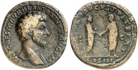 RÖMISCHE MÜNZEN. RÖMISCHE KAISERZEIT. Marcus Aurelius Augustus, 161 - 180. 
Sesterz. Rev. Marcus Aurelius und Lucius Verus im Handschlag.
RIC 795; C...