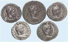 RÖMISCHE MÜNZEN. RÖMISCHE KAISERZEIT. Elagabalus, 218 - 222. 
Lot von 5 Stück: Antoninian. Rev. Fides Exercitus, Denare. Rev. Fortuna, Opfender Kaise...