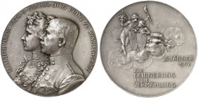 Franz Joseph I., 1848-1916. 
Silbermedaille 1902 (von A. Scharff, 49,4 mm), auf die Vermählung seiner Tochter Elisabeth mit Otto zu Windischgrätz. Be...