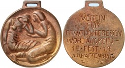 ASCHAFFENBURG. - Stadt. 
Tragbare Bronzemedaille 1914 (Signatur: ZE, 51,3 mm), auf das Wohltätigkeitsfest des Vereins für Fraueninteressen. Frau trös...