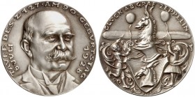 GOETZMEDAILLEN. 
Silbermedaille 1928 (36,1 mm), auf die Taufe des "LZ 127" am 90. Geburtstag von Graf Zeppelin. Brustbild n. halbrechts / Familienwap...